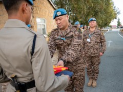 Ажиллагааны газар оронд Монгол Улсын Төрийн далбааг мандууллаа