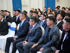 Уулзалтад алба хаагчид, гэр бүлийн хамтаар оролцлоо