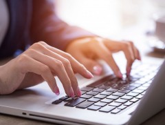 Сургалтын хөтөлбөрийн хэрэгжилтэд цахим технологийг нэвтрүүлж байна