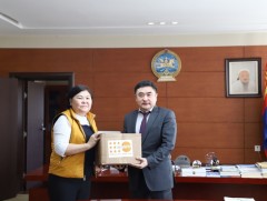 НҮБ-ын Хүн амын сангийн бэлтгэсэн 400 ширхэг эрүүл ахуй, ариун цэврийн багц алслагдсан сумдын доту..