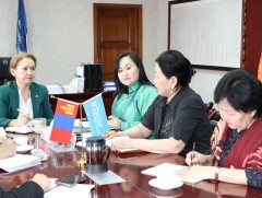 Хүүхдийн төлөө үндэсний зөвлөлийн гишүүдийг хүлээн авч уулзлаа