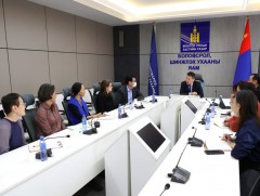 Австралийн Хүүхдийг ивээх сангийн төлөөлөгчид Монгол Улсад ажиллаж байна