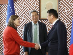 “Суралцахуйд суралцахуй” цогц хичээлийг үндэслэгч Др.Барбара Оаклиг хүлээн авч уулзав