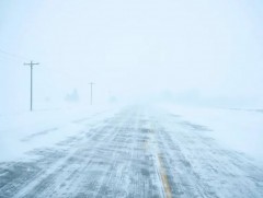 Ихэнх нутгаар сэрүүсэж, цасан болон шороон шуургатай байна