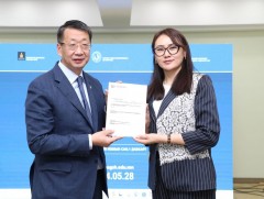 Кембрижийн “Багшийн мэргэжлийн хөгжлийн хөтөлбөр”-т хамрагдах багш нарт батламж гардууллаа