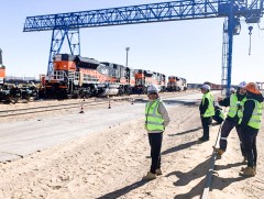 АНУ-аас 4 зүтгүүр Монгол Улсын хилээр орж ирлээ