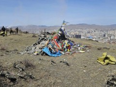 Богдхан уул, Хийморийн овоонд цугларсан хадаг, туг, дарцгийг цэвэрлэв 
