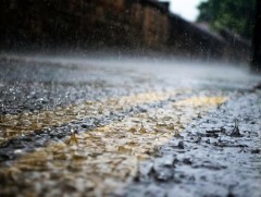 Өнөөдрөөс баруун болон төвийн аймгуудын нутгаар, цаашдаа ихэнх нутгаар усархаг аадар бороо орно