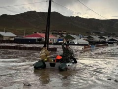 Үерт өртсөн айл өрхүүдэд хүргэх тусламжийн цуваа Завхан аймаг руу хөдөллөө