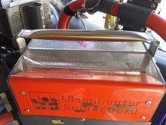 Мөнгө хураах хайрцгийг таглаж, зорчигчоос бэлэн мөнгө авч байсан жолоочийн хөдөлмөрийн гэрээг цуца..