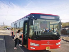 Наадмаар Төв цэнгэлдэх хүрээлэн, Хүй долоон худаг хүртэл үнэ төлбөргүй үйлчлэх нийтийн тээврийн ма..