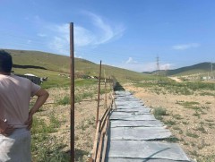 Үерийн эрсдэлтэй бүсэд зөвшөөрөлгүй барьсан хашаа, чингэлгийг албан буулгажээ