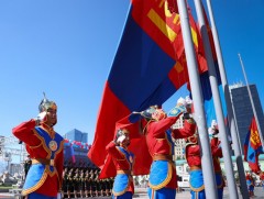 ӨНӨӨДӨР: Монгол Улсын Төрийн далбааны өдөр