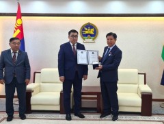 “Найрамдал одон”-оор Ким Даль Шигийг шагналаа