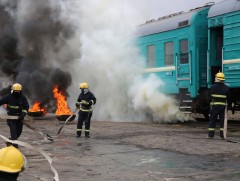 Зорчигчийн галт тэрэгний цуваанд гарсан гал түймрийг унтраах тактикийн дадлага сургууль хийлээ 