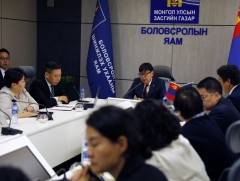 Хүүхэд сургуульдаа явах зам, орчныг аюулгүй болгоход анхаарна