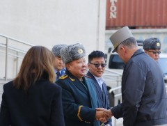 Айлчлалын хүрээнд анги, салбаруудтай танилцаж байна