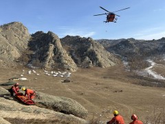 Нисдэг тэрэгтэй өндрөөс аврах ажиллагааны дадлага сургуультай танилцлаа