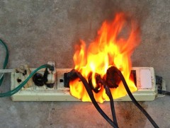 Сокетны самбарт хэзээ ч залгаж болохгүй 9 төхөөрөмж 