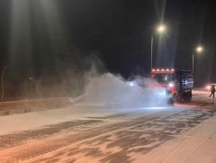 Нийслэлийн хэмжээнд 1128 зам талбайн үйлчлэгч авто замыг цэвэрлэж байна