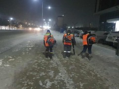 Нийтийн эзэмшлийн зам талбайн цас, мөс цэвэрлэх ажилд 33 байгууллага оролцож байна