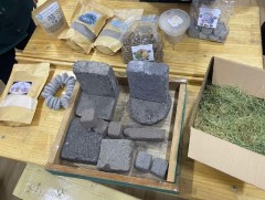 Хөгжил Политехник коллежтэй хамтран орон нутагт олдоцтой түүхий эдэд түшиглэн малын тэжээлийн цех ..