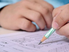 Монгол хэл, бичгийн шалгалтад 10, 11 дүгээр ангийн сурагчид өөрийн хүсэлтээр орох боломжтой боллоо