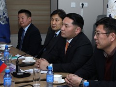 Вьетнам улсын барилгын салбарын бизнес эрхлэгчдийн төлөөлөл “Улаанбаатар орон сууцжуулалт” ХХК-ийн..