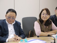 “Улаанбаатар орон сууцжуулалт” ХХК-ийнхан дэд бүтцийн асуудал хариуцсан инженер техникийн ажилчидт..