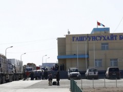 Гашуунсухайт боомтоор хамгийн их буюу 6492 тээврийн хэрэгсэл зорчжээ