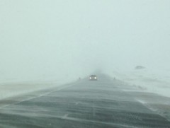 Ойрын өдрүүдэд цасан болон шороон шуургатай байхыг анхааруулж байна