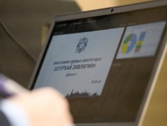 Нийтийн эзэмшлийн талбайг хашаалсан автомашины зогсоолыг чөлөөлөх, ТҮЦ, гарааш буулгах ажлыг эрчим..