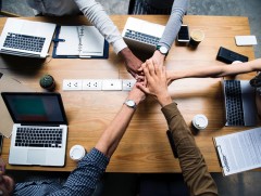 Арилжааны банкуудад хүсэлт уламжиллаа