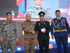 Ховд голд живж байсан хүүгийн амь насыг аварсан О.Сүлдийг “Шударга журам” медалиар шагналаа