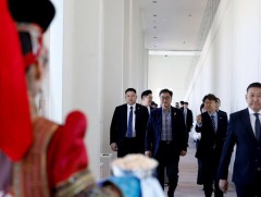 БНСУ-ын Үндэсний Ассамблейн дарга Ү Вон Шигийг угтан авлаа