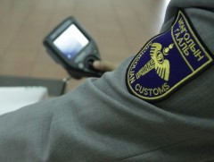 ГЕГ: Гаалийн 9 түр агуулахад хугацаа хэтэрсэн 324 автомашин болон 30 гаруй чингэлэг бараа, бүтээгд..
