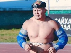    Улсын начин Д.Амарсайхан гурвын даваанд  өвдөг шороодлоо
