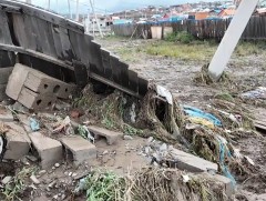 Үерийн аман дээр буусан айл өрхийг нүүлгэн шилжүүлсний дараагаар далан барих ажлыг эхлүүлнэ