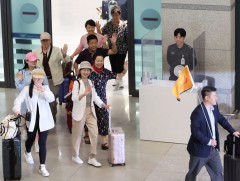 БНСУ ирэх есдүгээр сараас хятадын аялагч жуулчдыг визгүй нэвтрүүлнэ