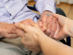 Ахмад настанд цогц тусламж үйлчилгээ үзүүлж эхэллээ