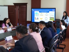 Хүүхдийн 108  утсанд дуудлага тасардаггүй, ачаалалтай ажилладаг