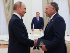 АНУ-аас Москвад тавьсан шаардлагын хугацаа дуусахын босгон дээр Д.Трампын элч ОХУ-д айлчилж байна