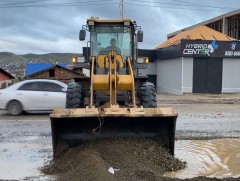 ТҮК-ийн 1150 ажилтан нийтийн эзэмшлийн гудамж, талбайг цэвэрлэж байна