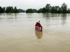 Үер усны аюулаас болгоомжтой байхыг анхааруулж байна