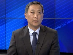  Гашуунсухайт-Ганцмод боомтод хил дамнасан 19 км төмөр зам, 8 км авто зам барина