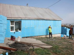 БГД-ийн 212 өрхийн гэр, 81 айлын байшинг дулаалаад байна