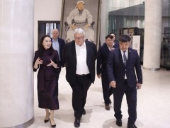 Шинэ Зеланд Улсын Парламентын Төлөөлөгчдийн танхимын дарга Жерард Браунли “Чингис хаан” Үндэсний м..