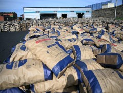 Хагас коксон шахмал түлшийг ус, чийг нэвтрүүлэхгүй, хуурай газар хадгална