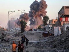 Энхийн хэлэлцээр хэрэгжиж эхэлсэн ч Израилын арми Газын зурвас руу цохилт өгчээ