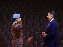 Ерөнхийлөгч У.Хүрэлсүх энхийг сахиулагчдад төрийн одон, медаль гардууллаа